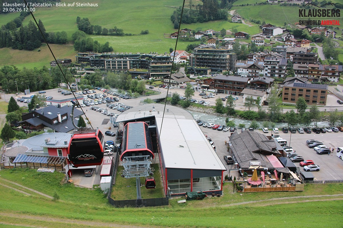 Archived image Webcam Klausberg gondola, Cadipietra/Steinhaus