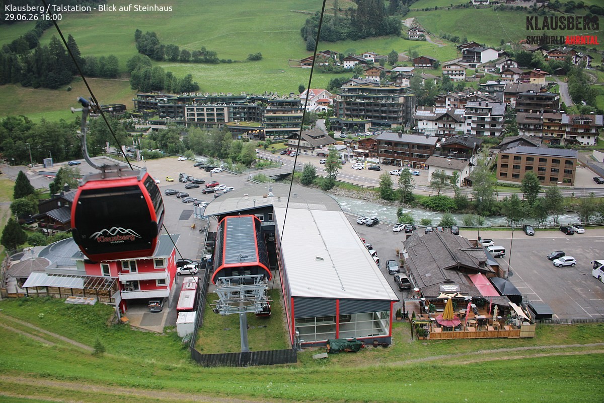 Archived image Webcam Klausberg gondola, Cadipietra/Steinhaus