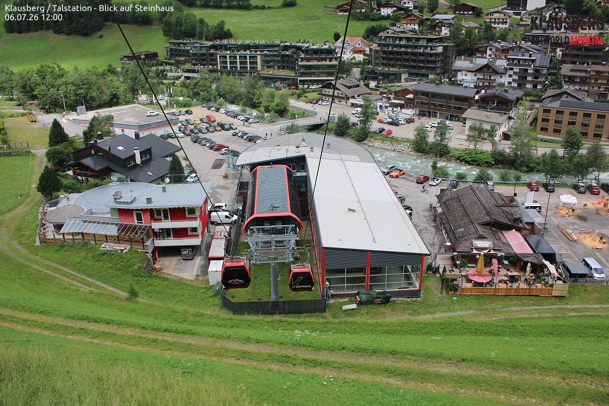 Archived image Webcam Klausberg gondola, Cadipietra/Steinhaus