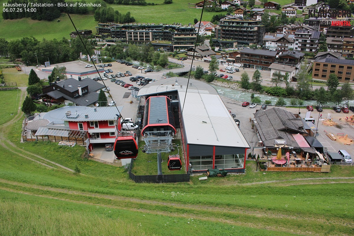 Archived image Webcam Klausberg gondola, Cadipietra/Steinhaus