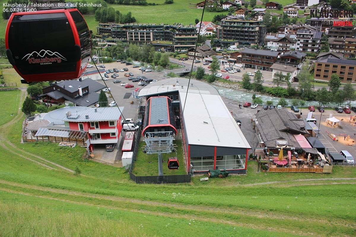 Archived image Webcam Klausberg gondola, Cadipietra/Steinhaus