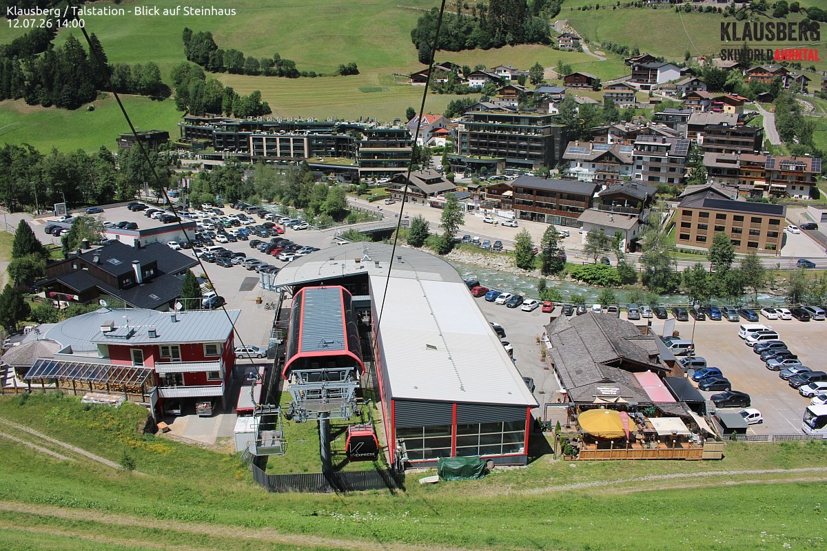 Archived image Webcam Klausberg gondola, Cadipietra/Steinhaus