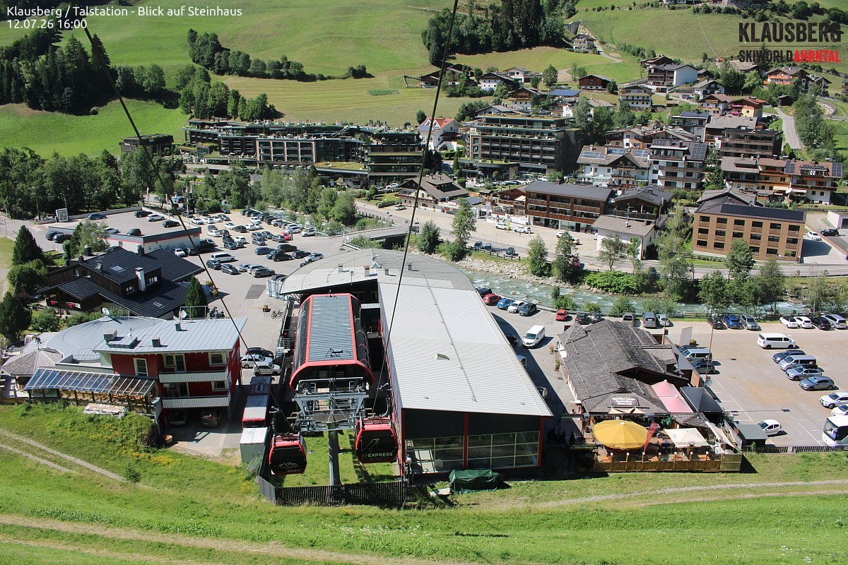 Archived image Webcam Klausberg gondola, Cadipietra/Steinhaus