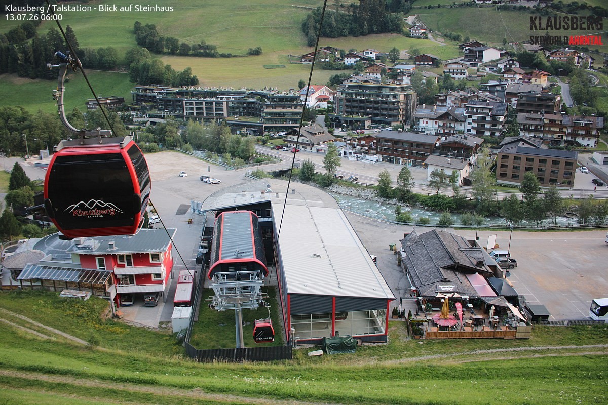 Archived image Webcam Klausberg gondola, Cadipietra/Steinhaus