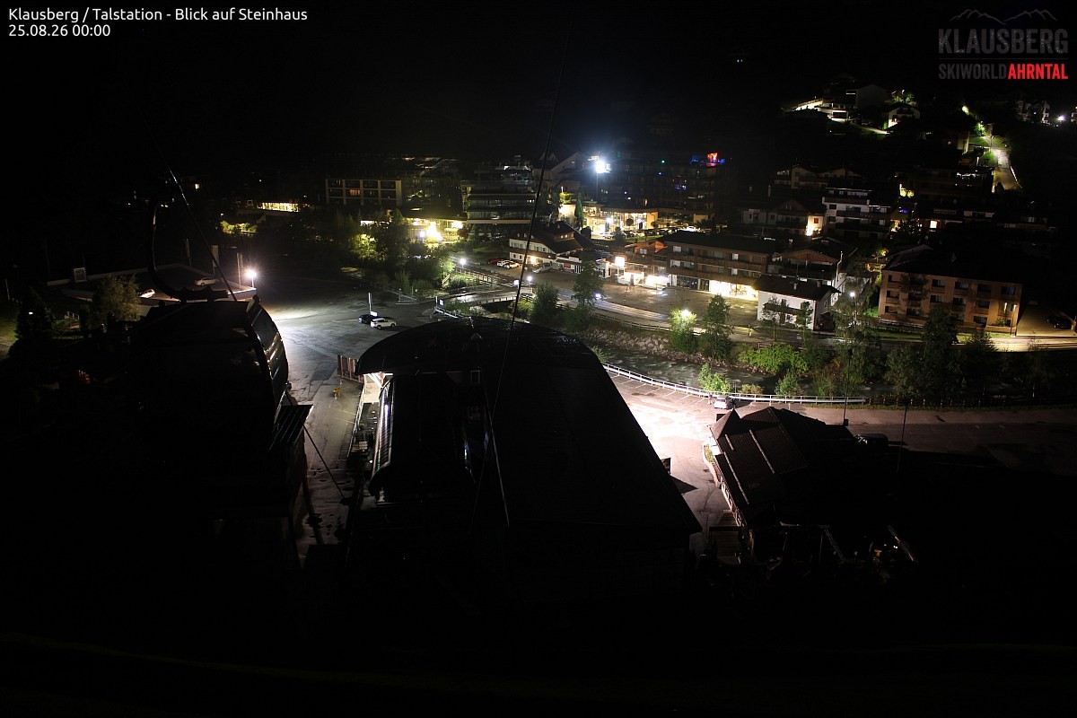 Archived image Webcam Klausberg gondola, Cadipietra/Steinhaus