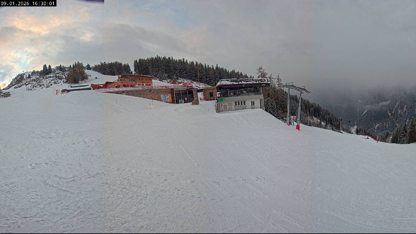 Archiv Foto Webcam Ladurns Gondelbahn Bergstation