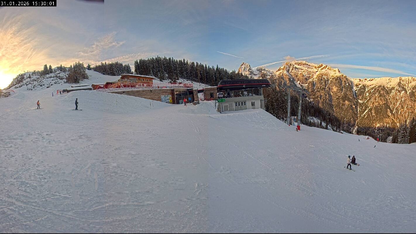 Archiv Foto Webcam Ladurns Gondelbahn Bergstation