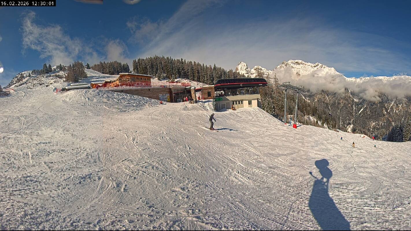 Archiv Foto Webcam Ladurns Gondelbahn Bergstation