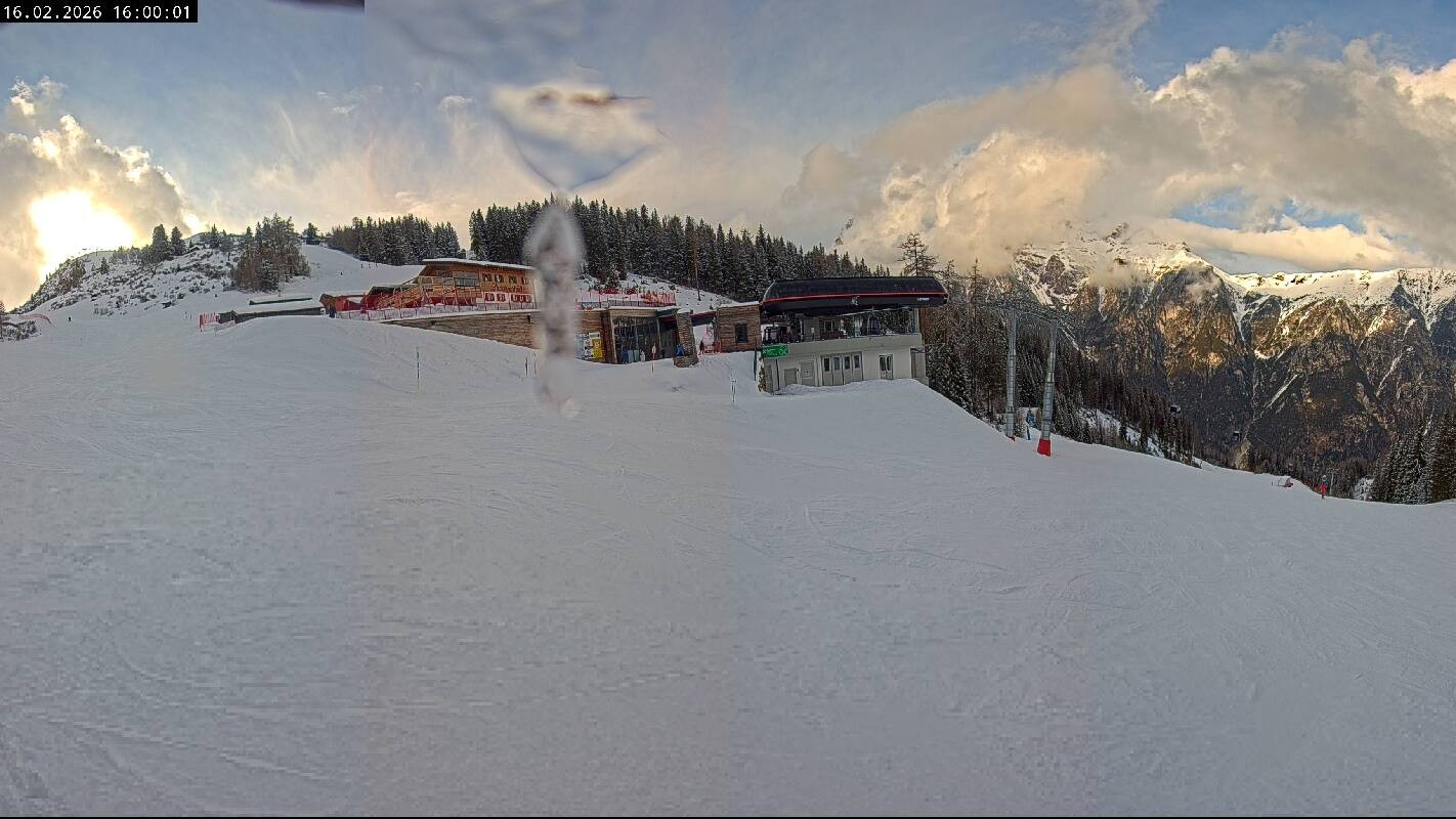 Archiv Foto Webcam Ladurns Gondelbahn Bergstation