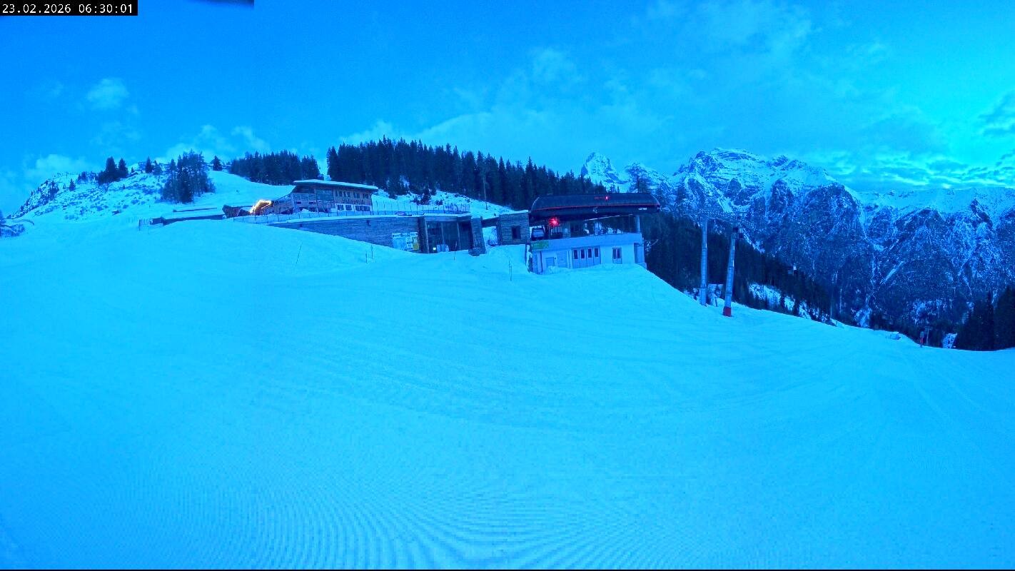 Archiv Foto Webcam Ladurns Gondelbahn Bergstation