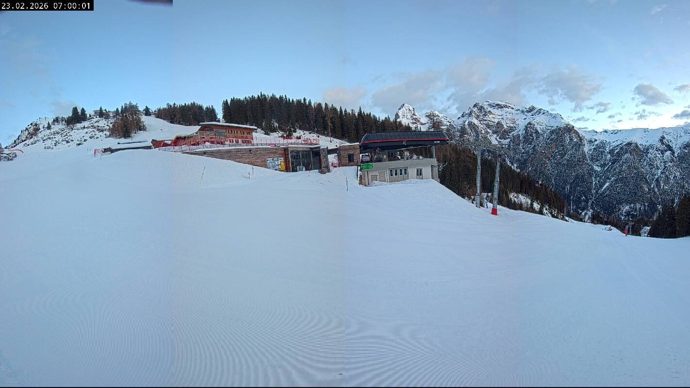 Archiv Foto Webcam Ladurns Gondelbahn Bergstation