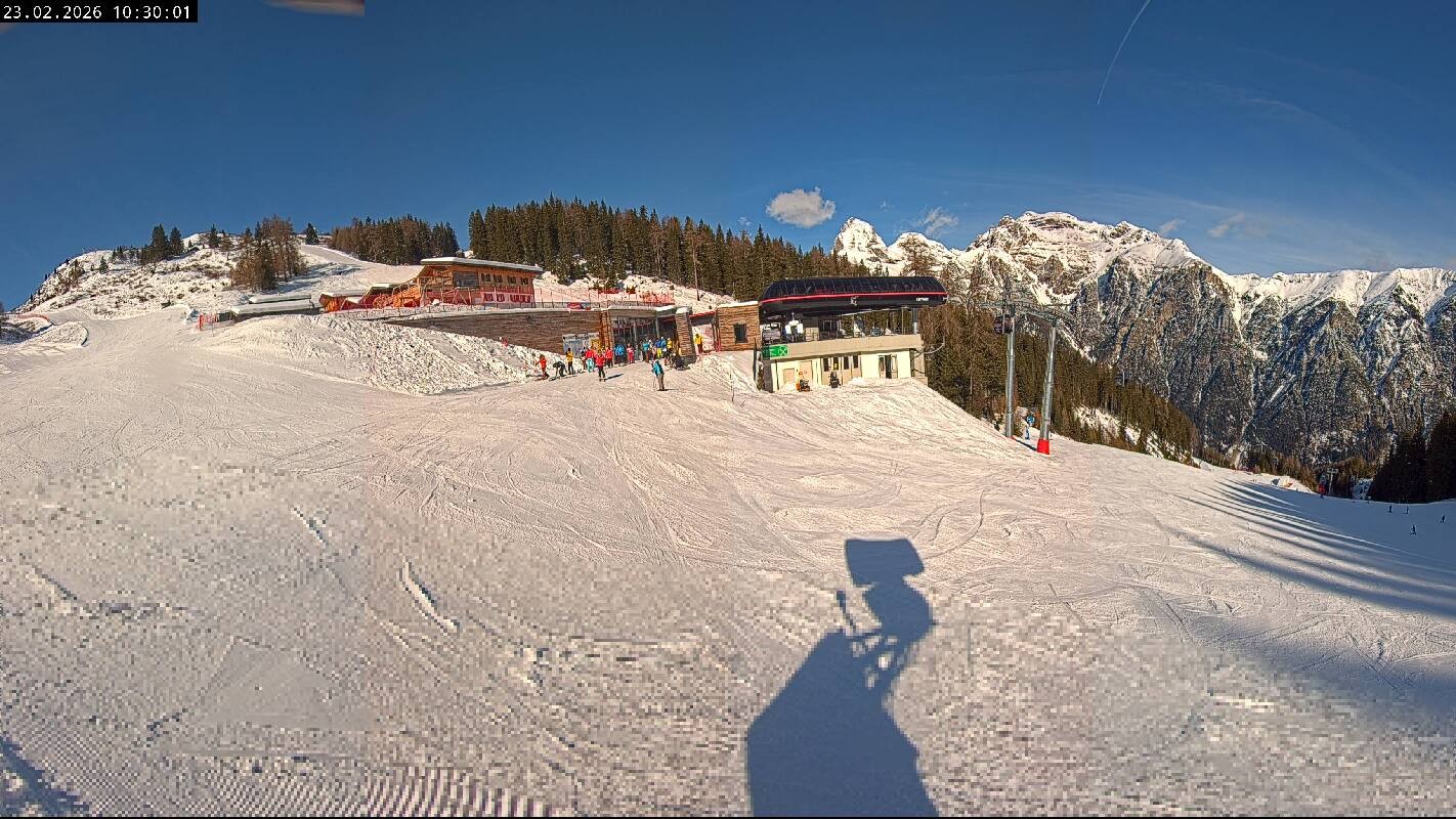 Archiv Foto Webcam Ladurns Gondelbahn Bergstation