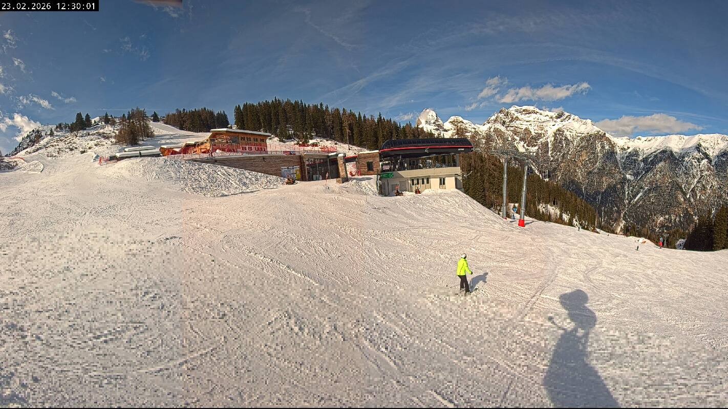 Archiv Foto Webcam Ladurns Gondelbahn Bergstation