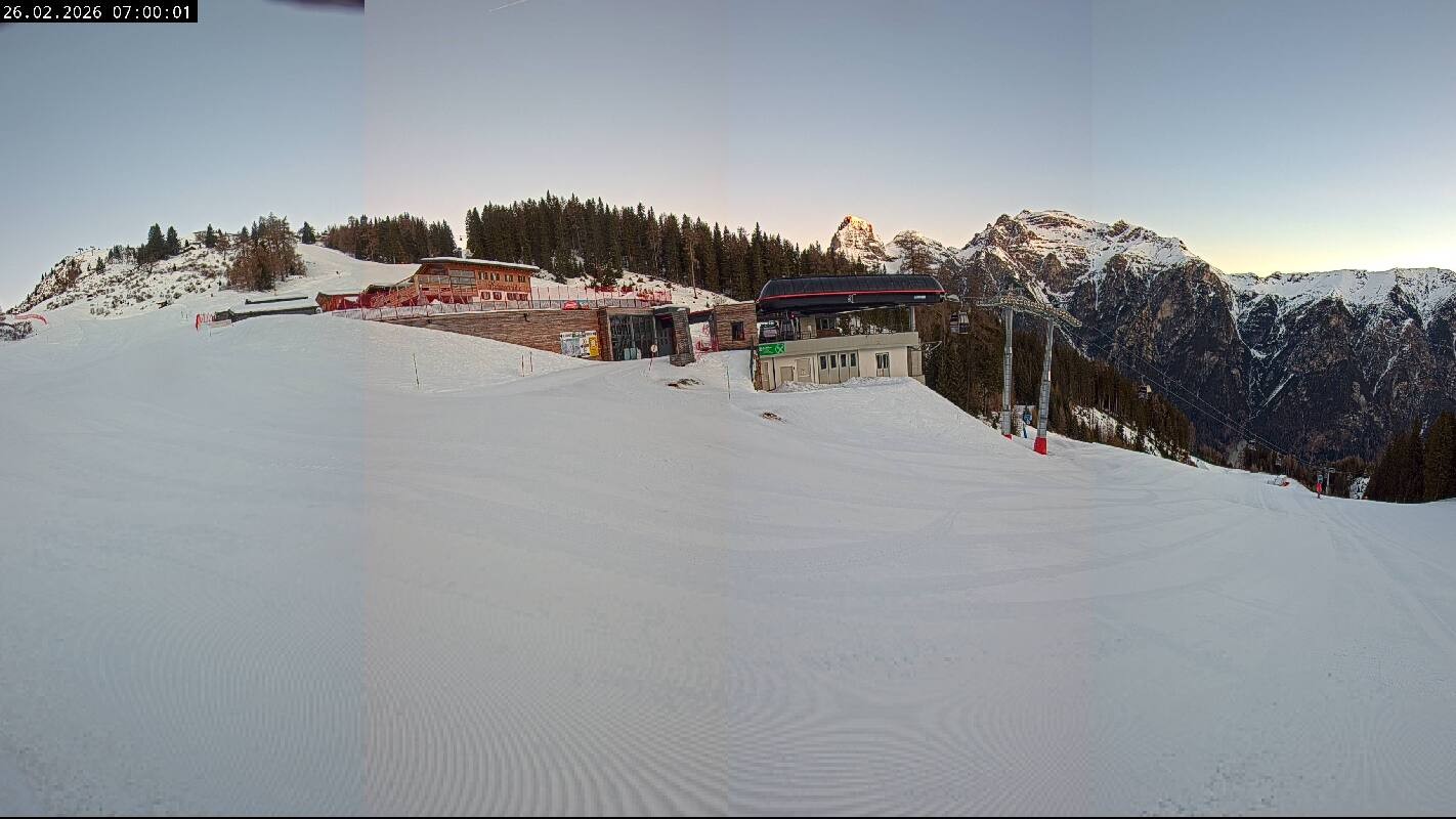 Archiv Foto Webcam Ladurns Gondelbahn Bergstation