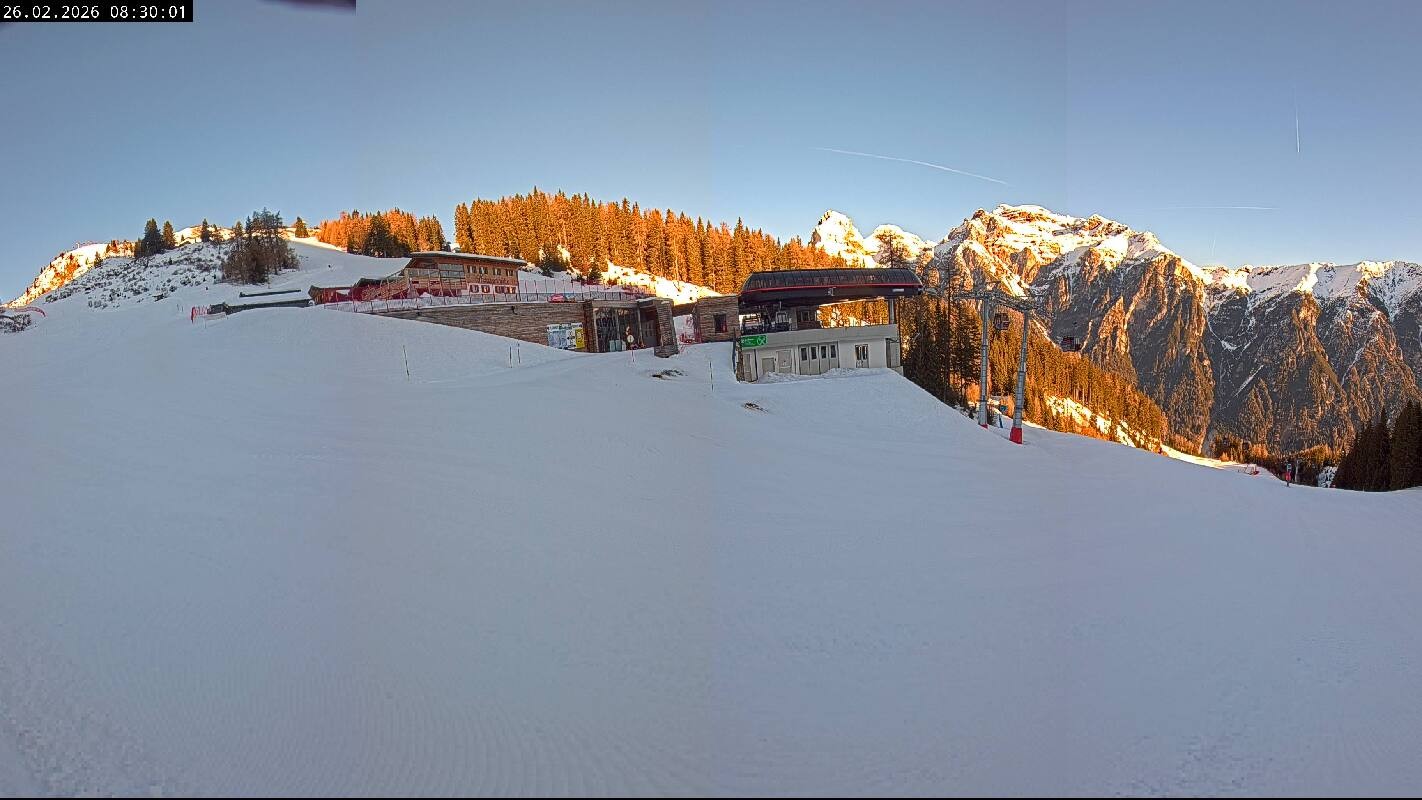 Archiv Foto Webcam Ladurns Gondelbahn Bergstation