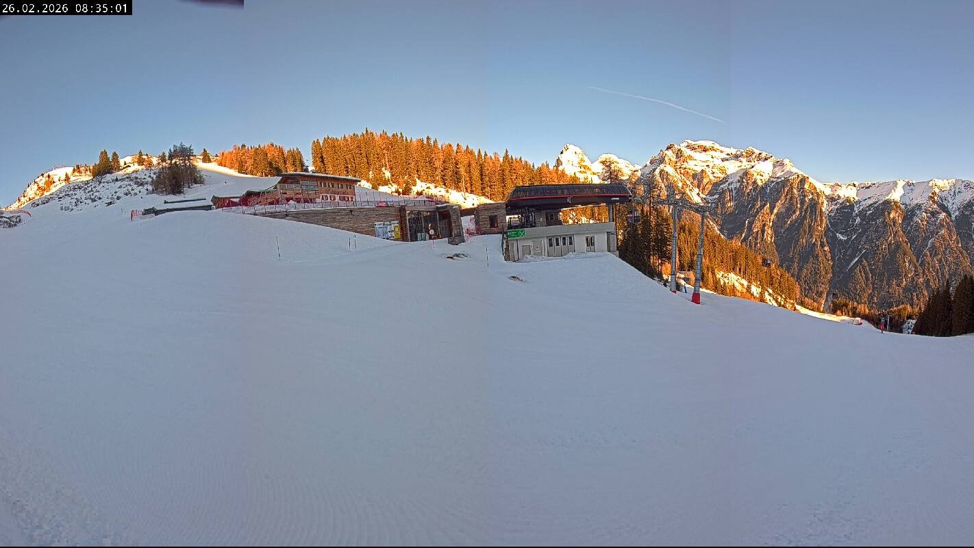 Archiv Foto Webcam Ladurns Gondelbahn Bergstation
