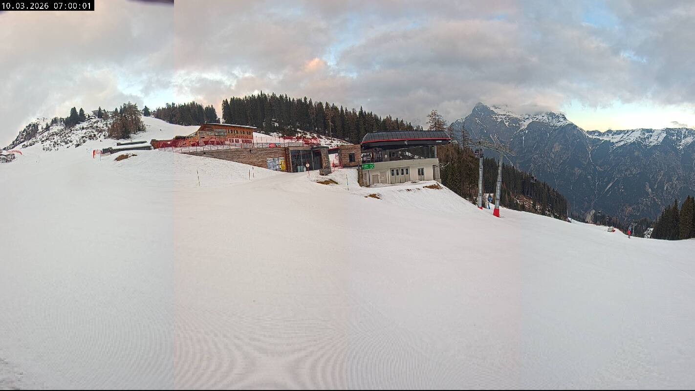 Archived image Webcam Top Station Ladurns gondola