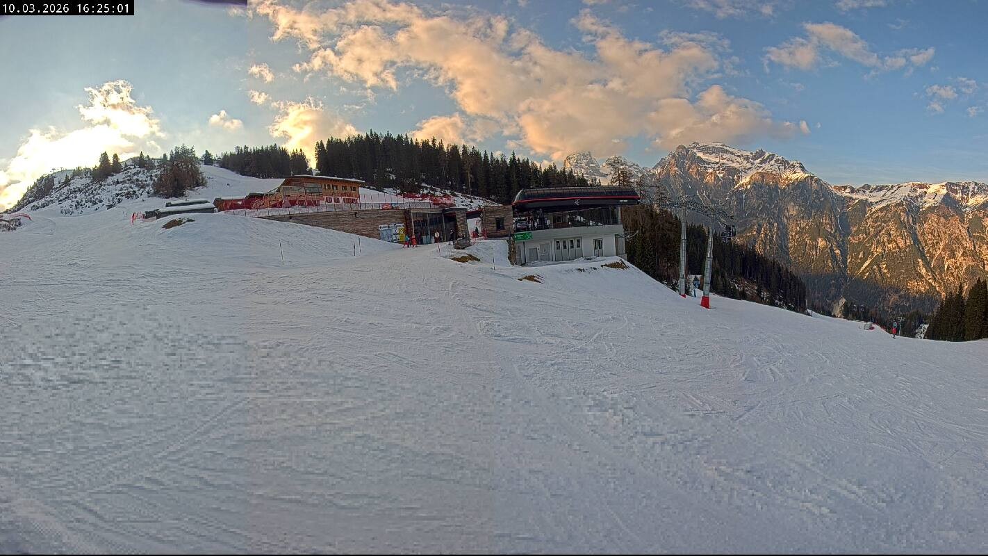 Archived image Webcam Top Station Ladurns gondola