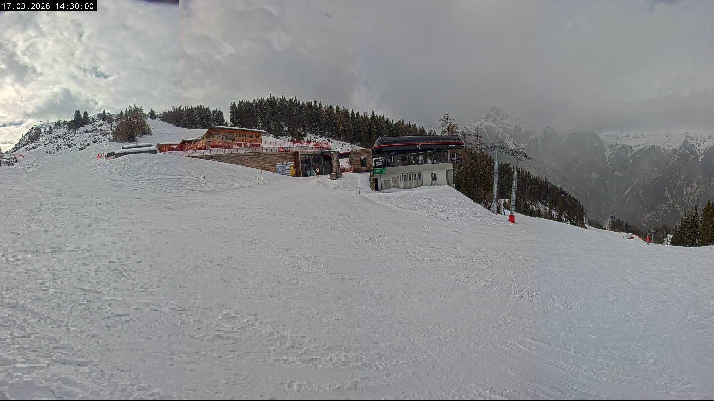 Archiv Foto Webcam Ladurns Gondelbahn Bergstation