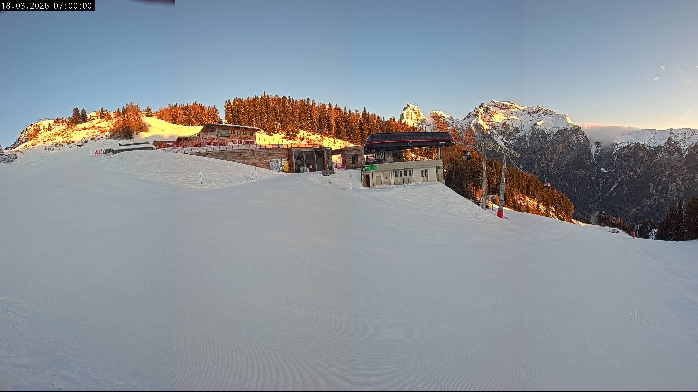 Archived image Webcam Top Station Ladurns gondola