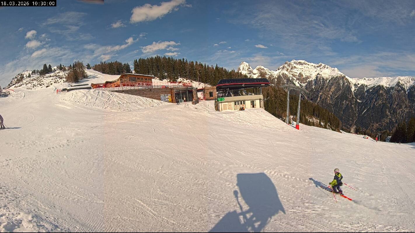 Archived image Webcam Top Station Ladurns gondola