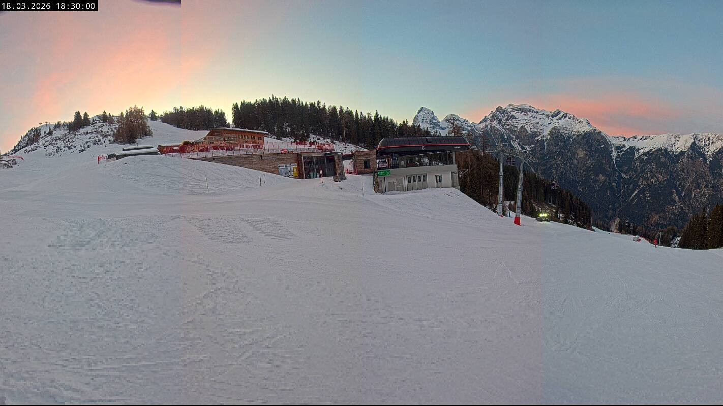 Archiv Foto Webcam Ladurns Gondelbahn Bergstation