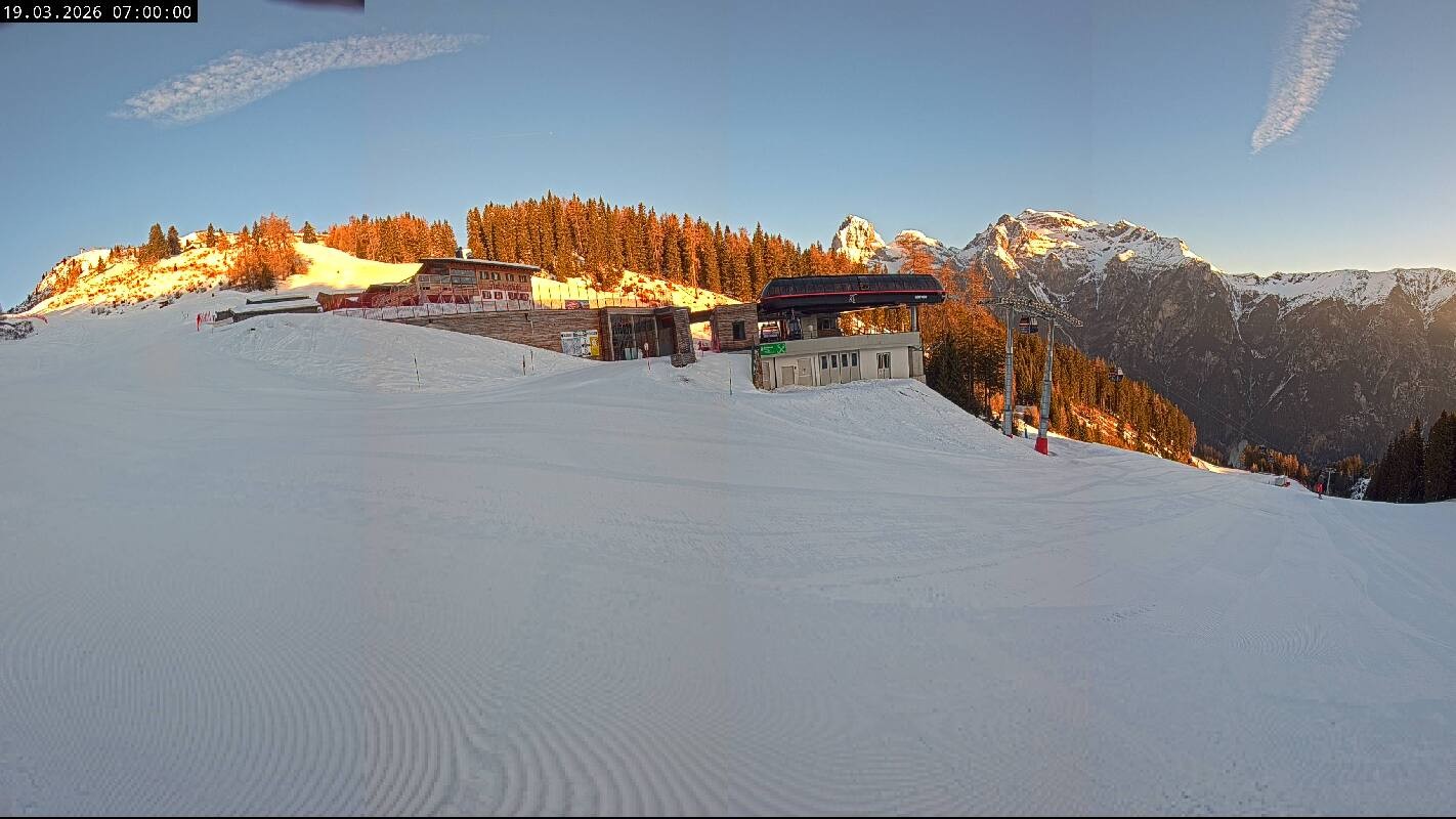 Archived image Webcam Top Station Ladurns gondola