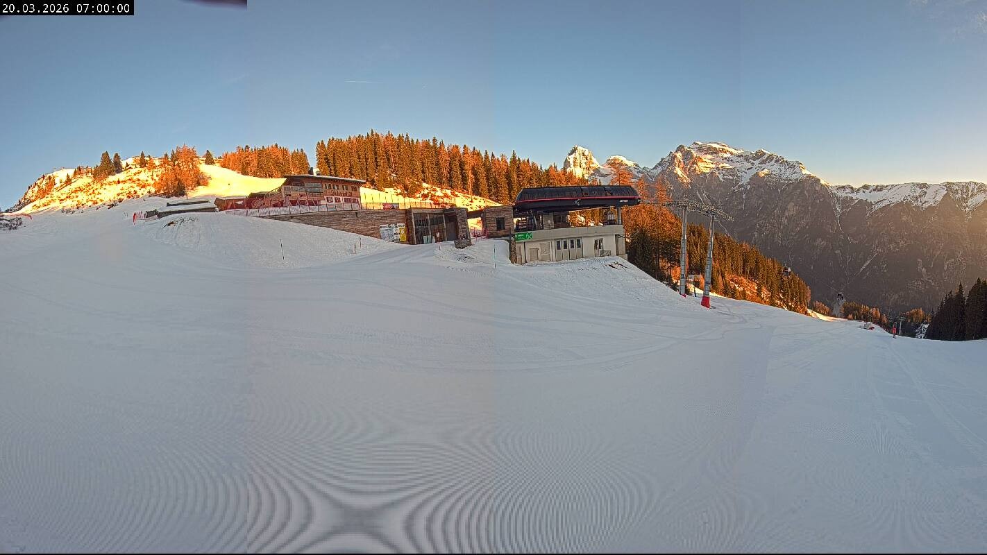 Archiv Foto Webcam Ladurns Gondelbahn Bergstation