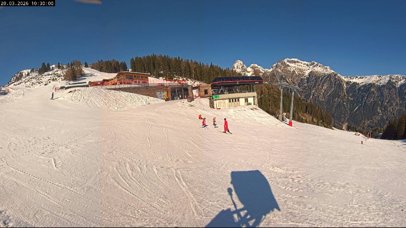 Archiv Foto Webcam Ladurns Gondelbahn Bergstation