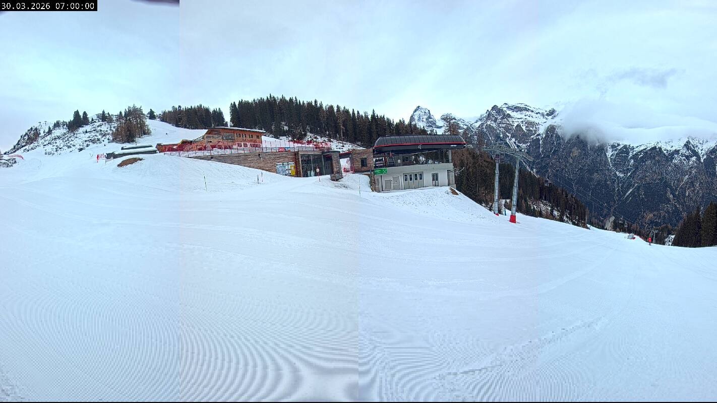 Archiv Foto Webcam Ladurns Gondelbahn Bergstation