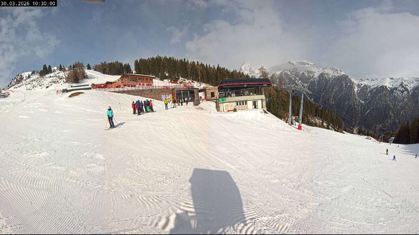 Archiv Foto Webcam Ladurns Gondelbahn Bergstation