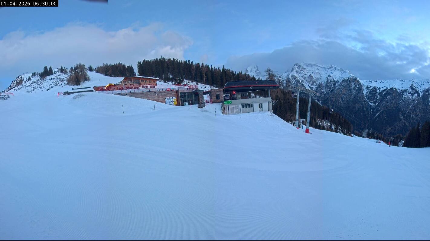 Archiv Foto Webcam Ladurns Gondelbahn Bergstation