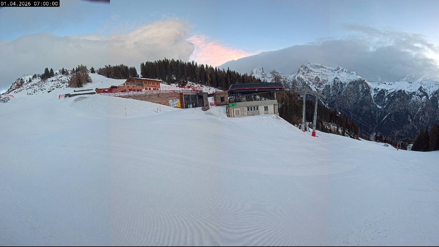 Archiv Foto Webcam Ladurns Gondelbahn Bergstation