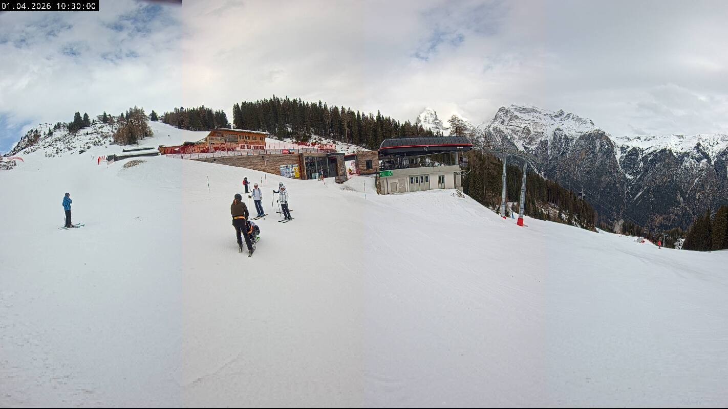 Archiv Foto Webcam Ladurns Gondelbahn Bergstation