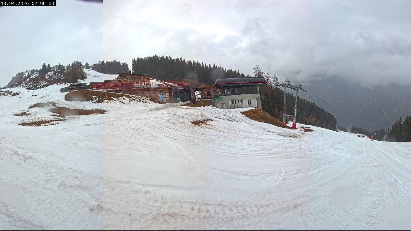Archiv Foto Webcam Ladurns Gondelbahn Bergstation