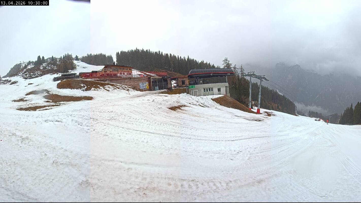 Archiv Foto Webcam Ladurns Gondelbahn Bergstation