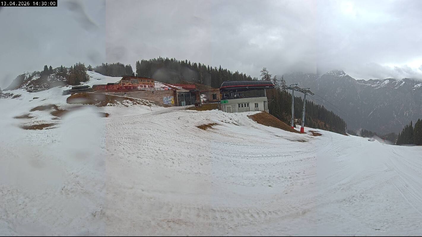 Archiv Foto Webcam Ladurns Gondelbahn Bergstation