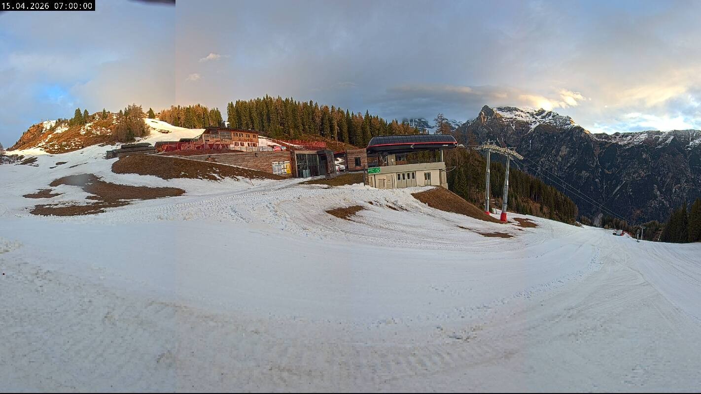 Archived image Webcam Top Station Ladurns gondola