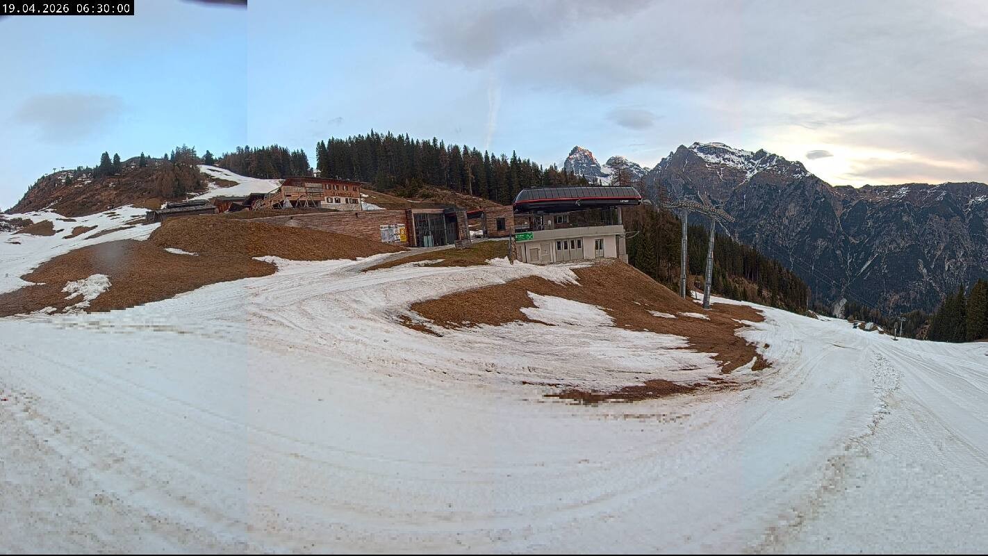 Archiv Foto Webcam Ladurns Gondelbahn Bergstation