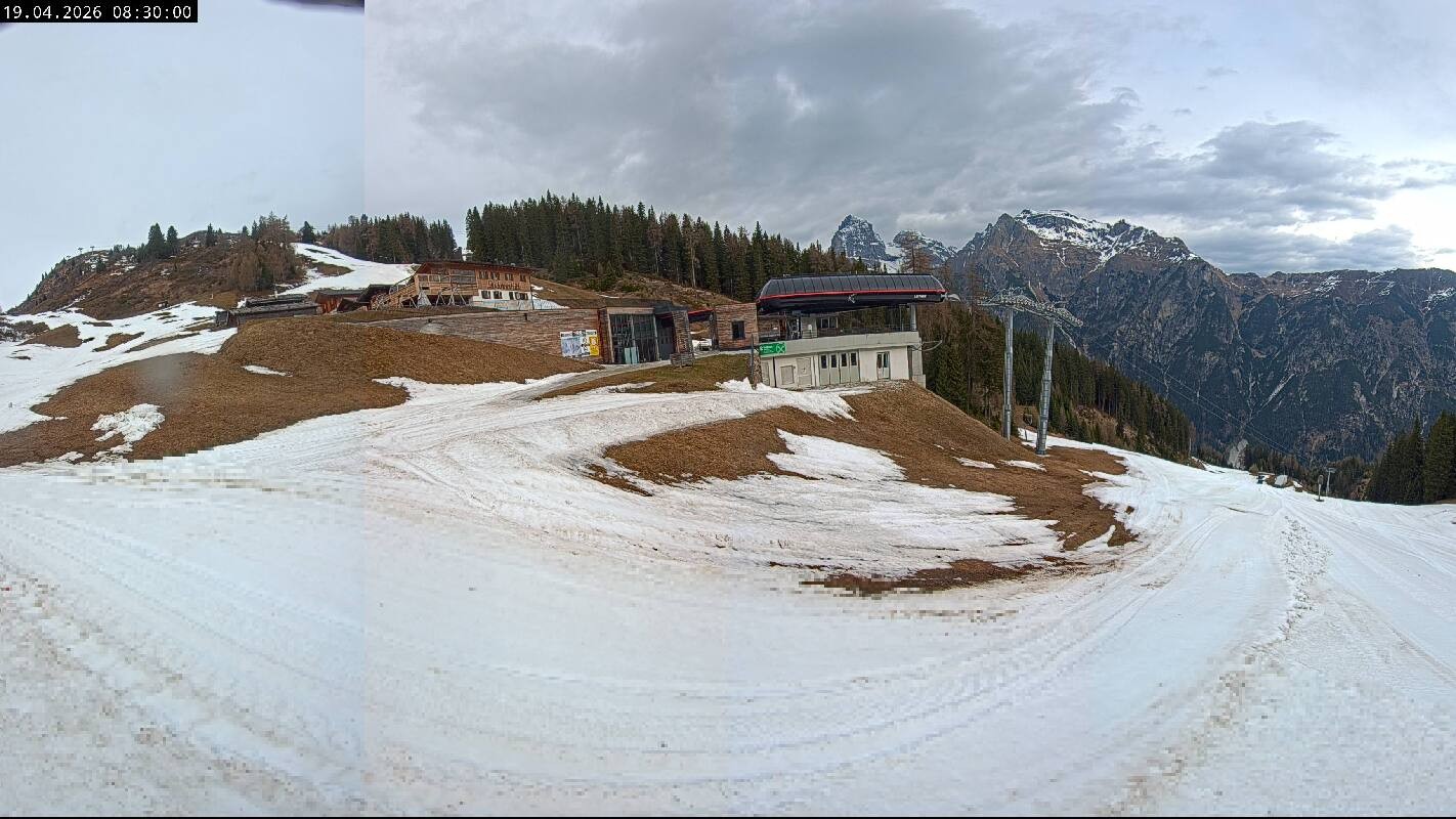 Archiv Foto Webcam Ladurns Gondelbahn Bergstation
