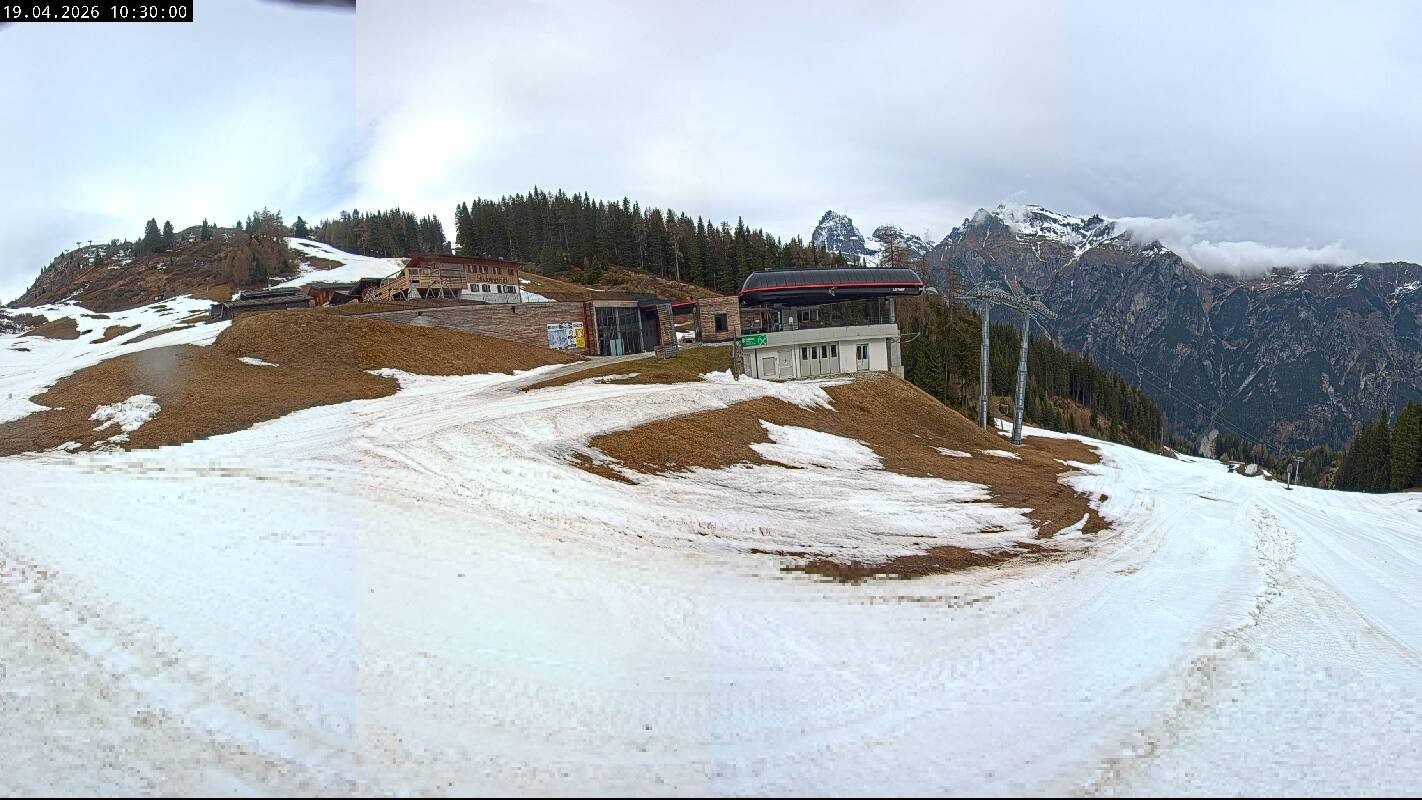 Archiv Foto Webcam Ladurns Gondelbahn Bergstation