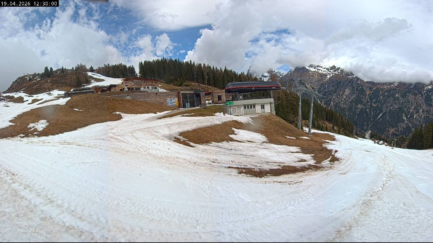Archiv Foto Webcam Ladurns Gondelbahn Bergstation