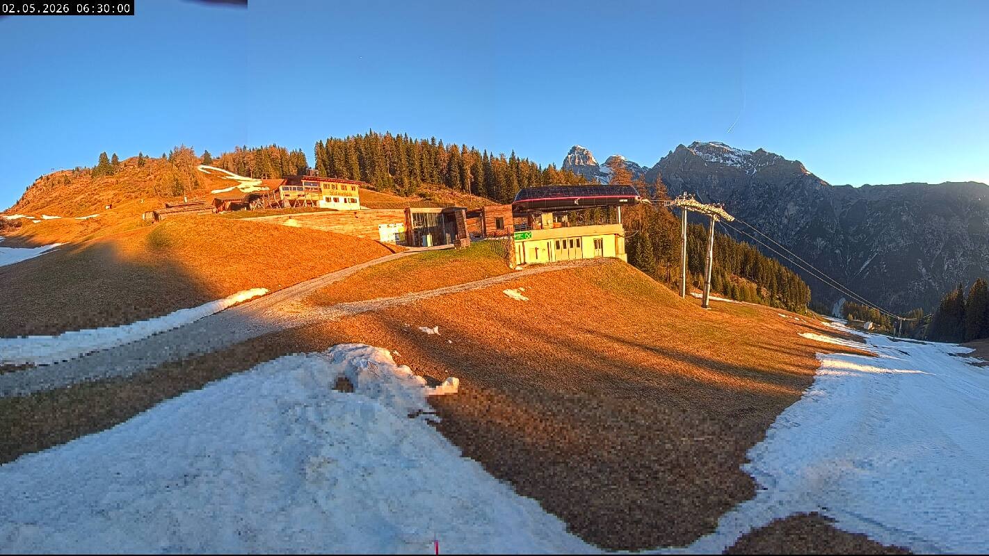 Archived image Webcam Top Station Ladurns gondola
