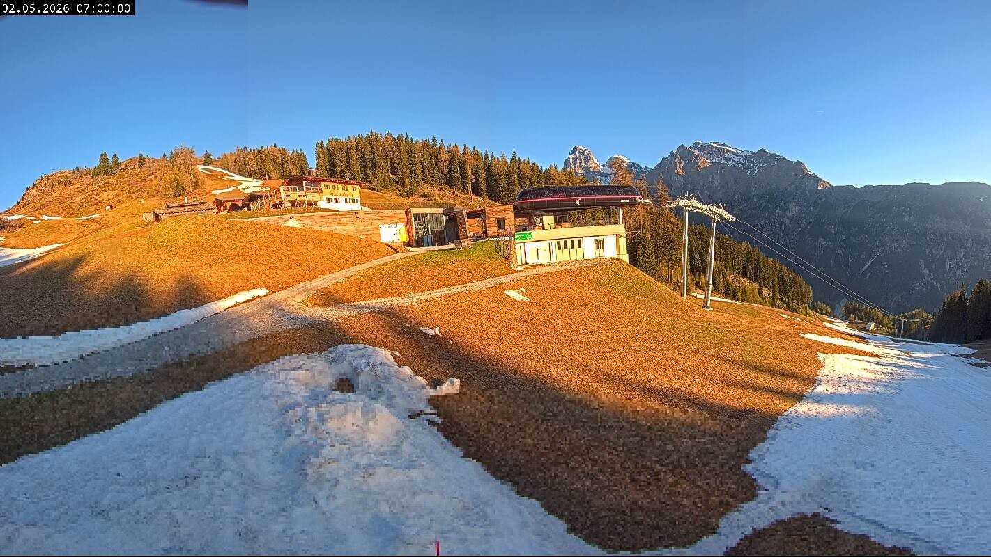 Archived image Webcam Top Station Ladurns gondola