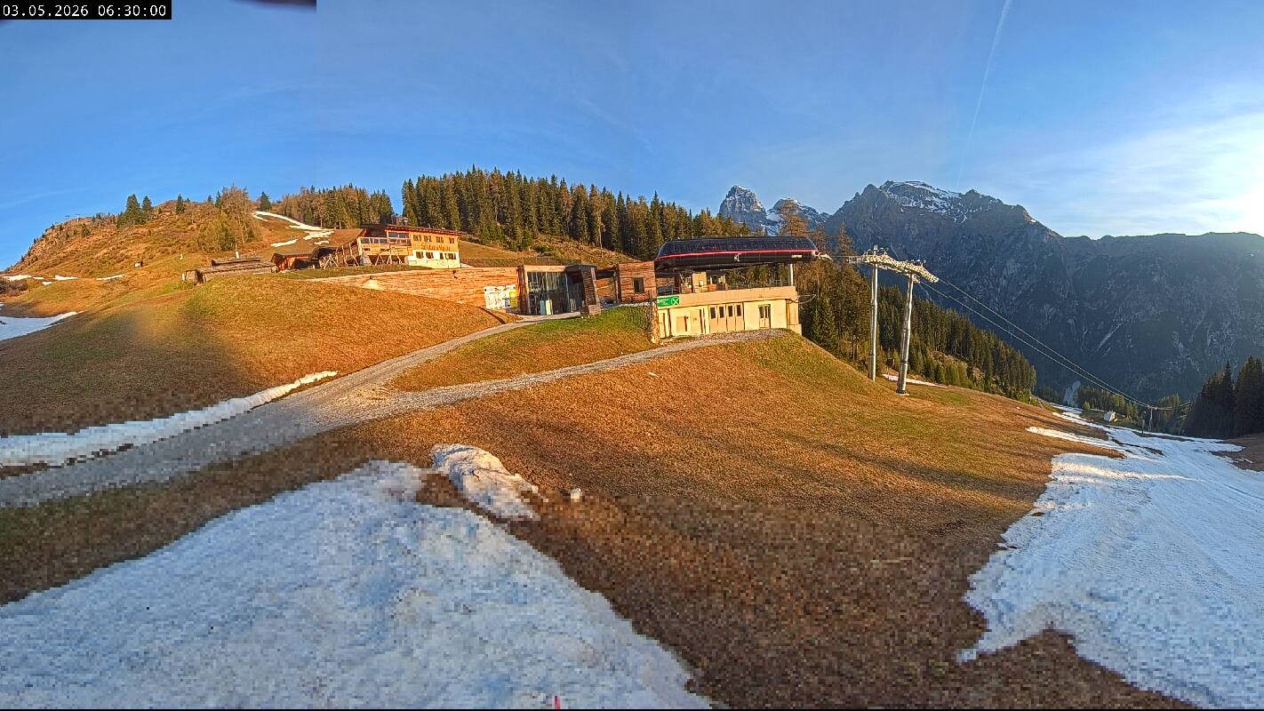 Archiv Foto Webcam Ladurns Gondelbahn Bergstation