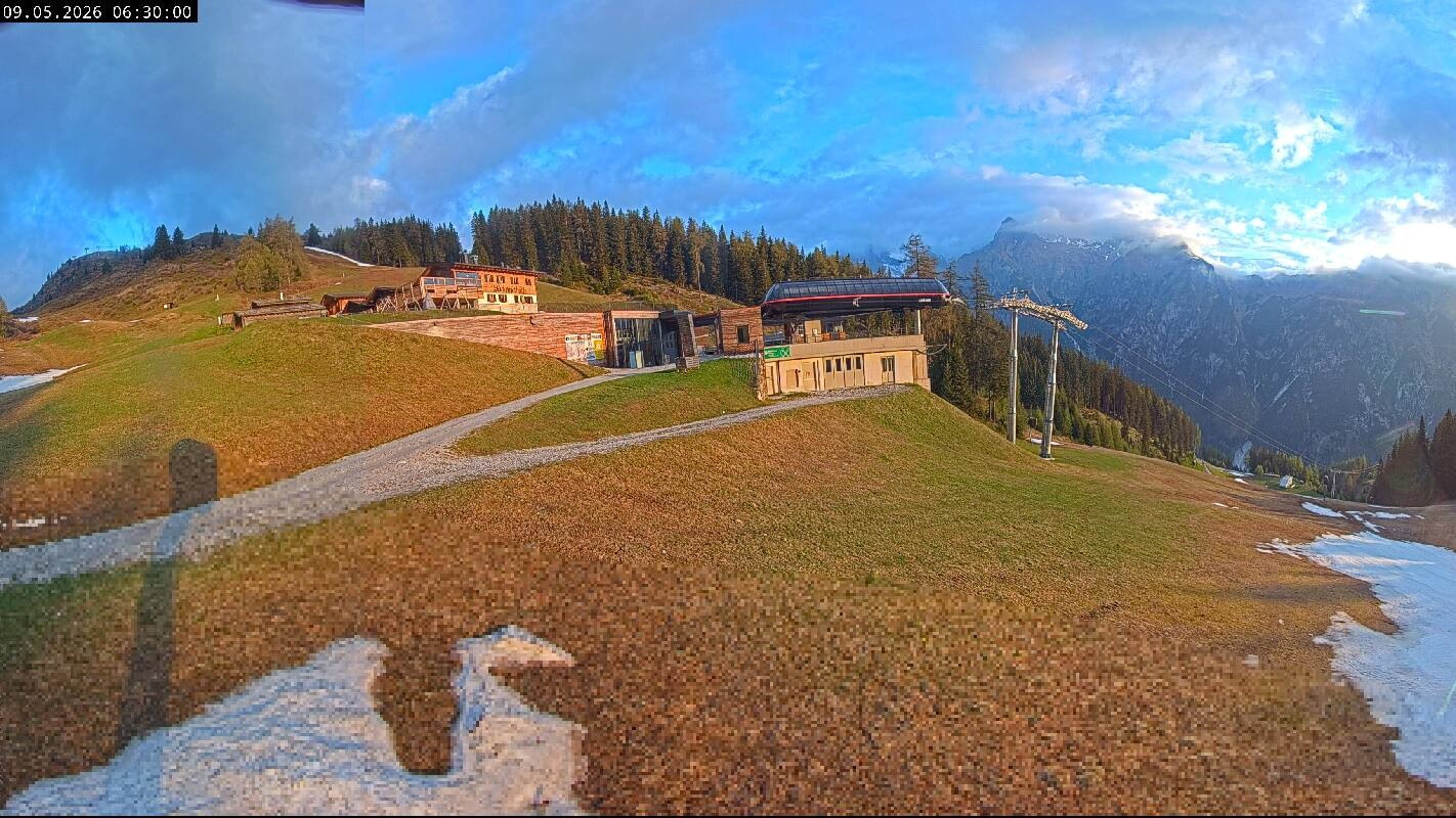 Archiv Foto Webcam Ladurns Gondelbahn Bergstation
