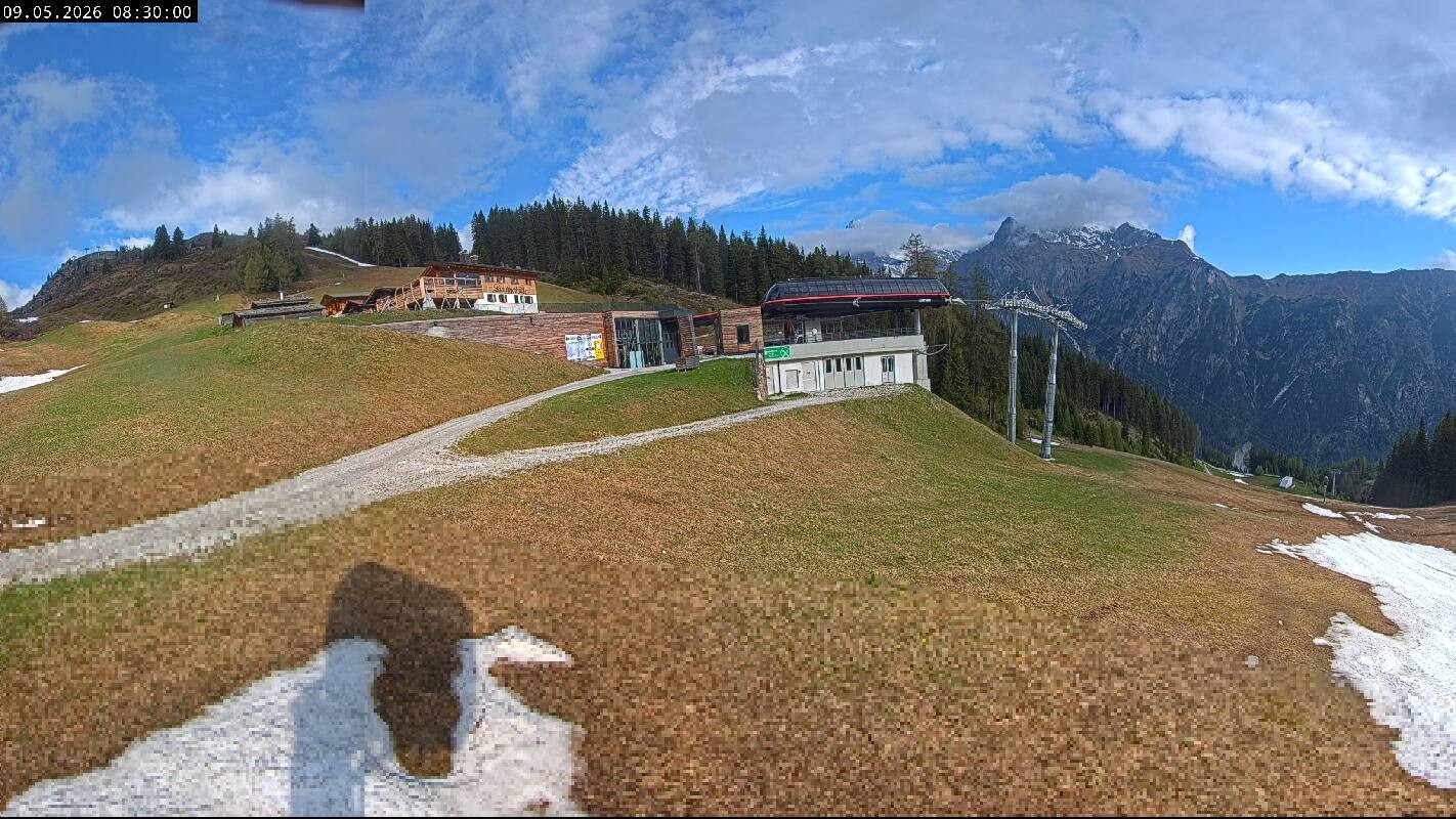Archiv Foto Webcam Ladurns Gondelbahn Bergstation