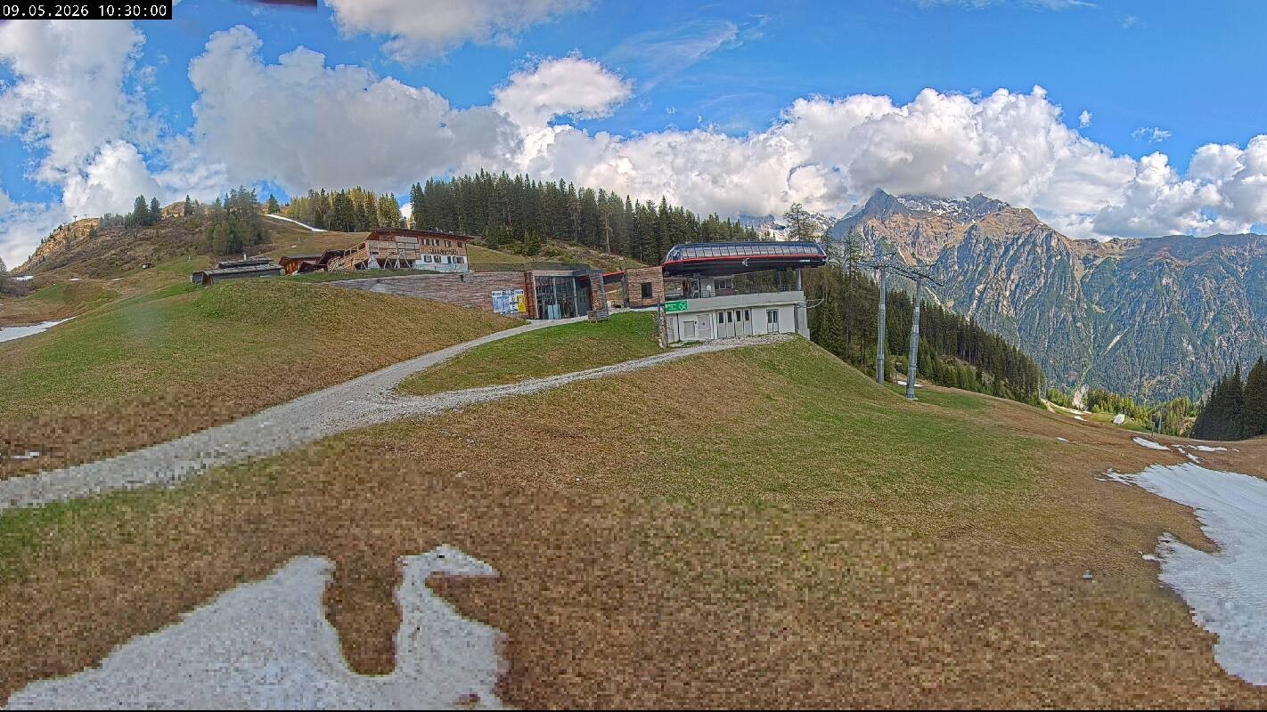Archiv Foto Webcam Ladurns Gondelbahn Bergstation