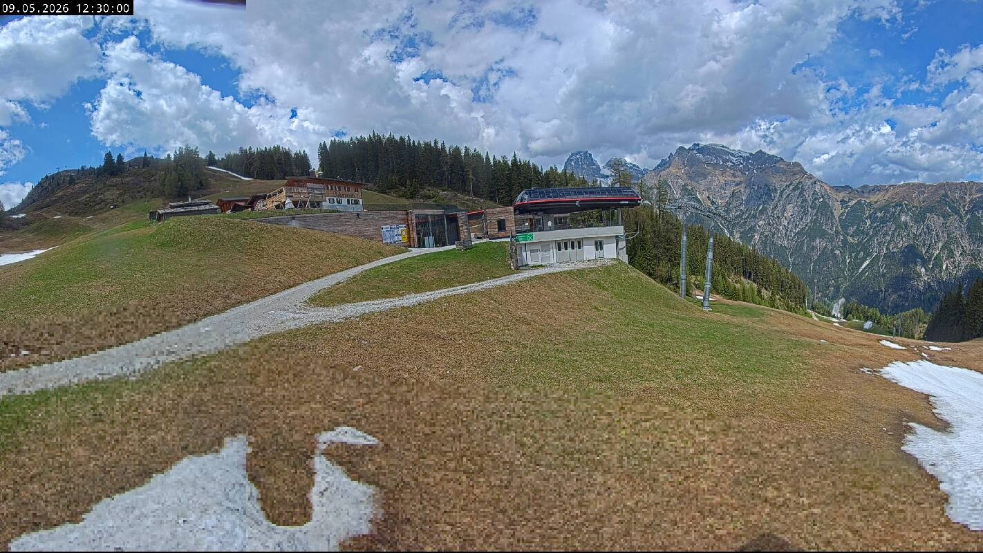 Archiv Foto Webcam Ladurns Gondelbahn Bergstation