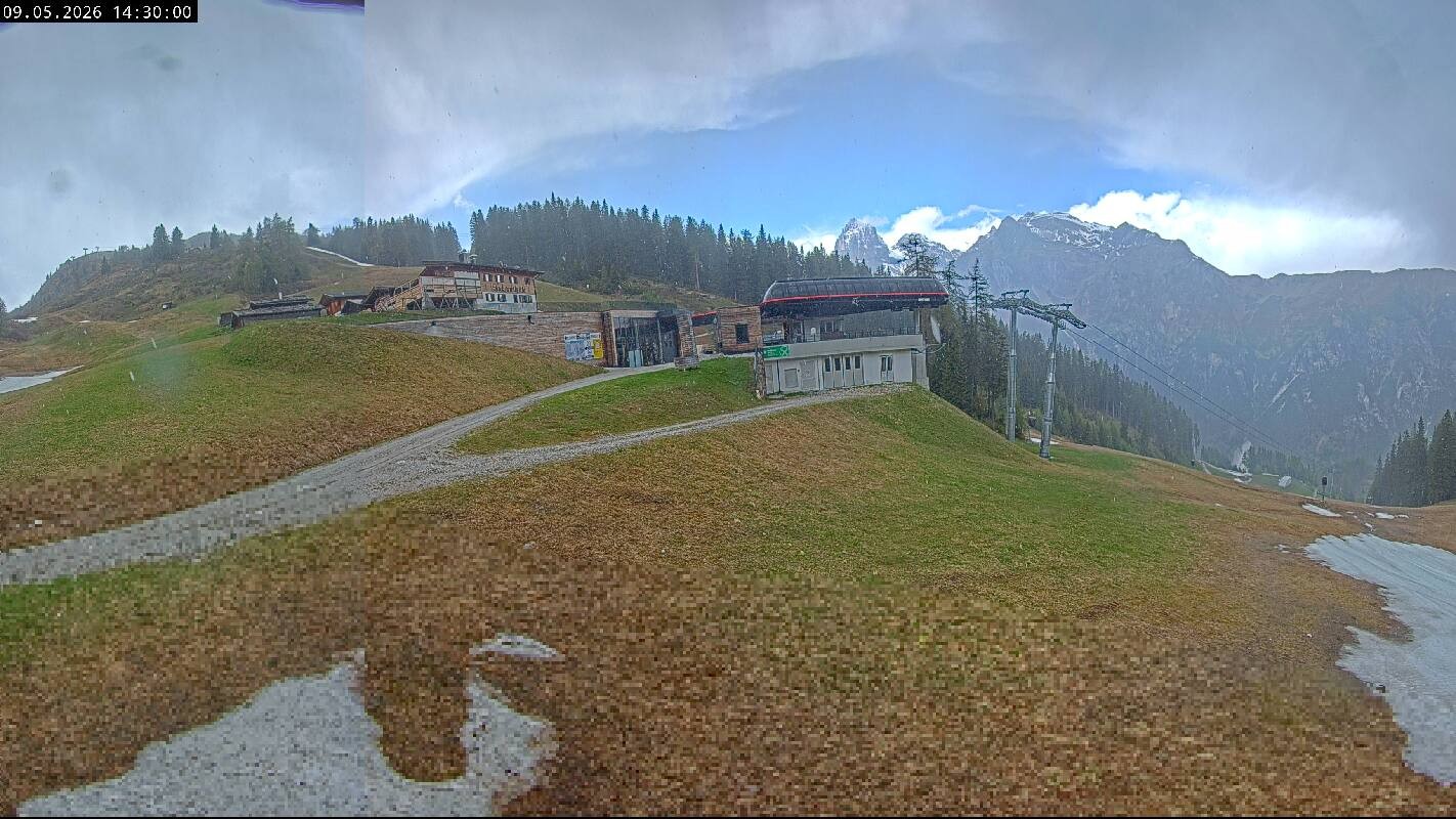 Archiv Foto Webcam Ladurns Gondelbahn Bergstation